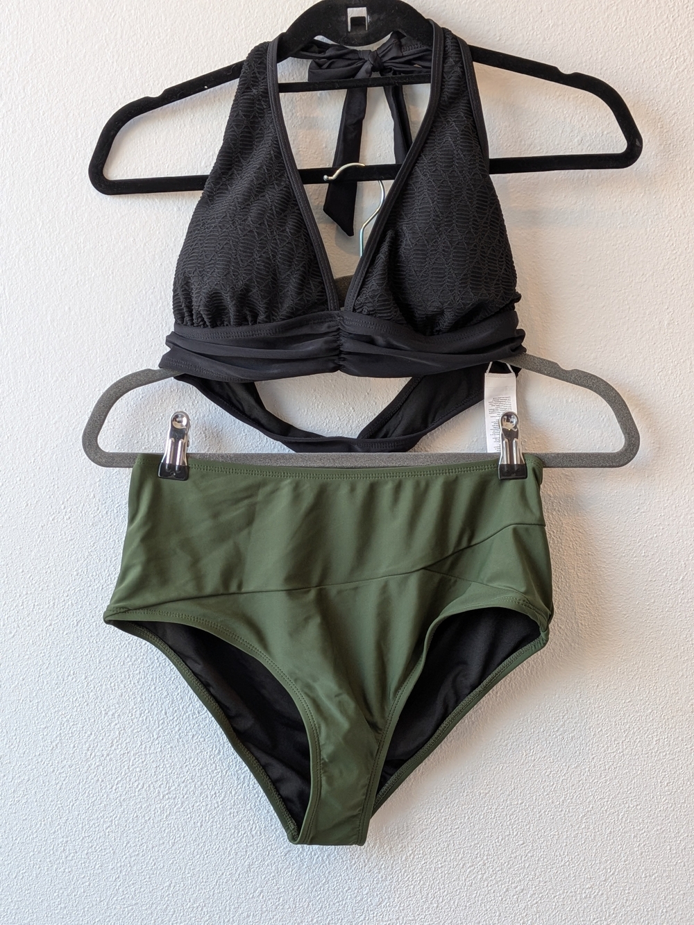NWT Cupshe Black Textured Halter Top with Olive High-Waist Bikini Bottoms M